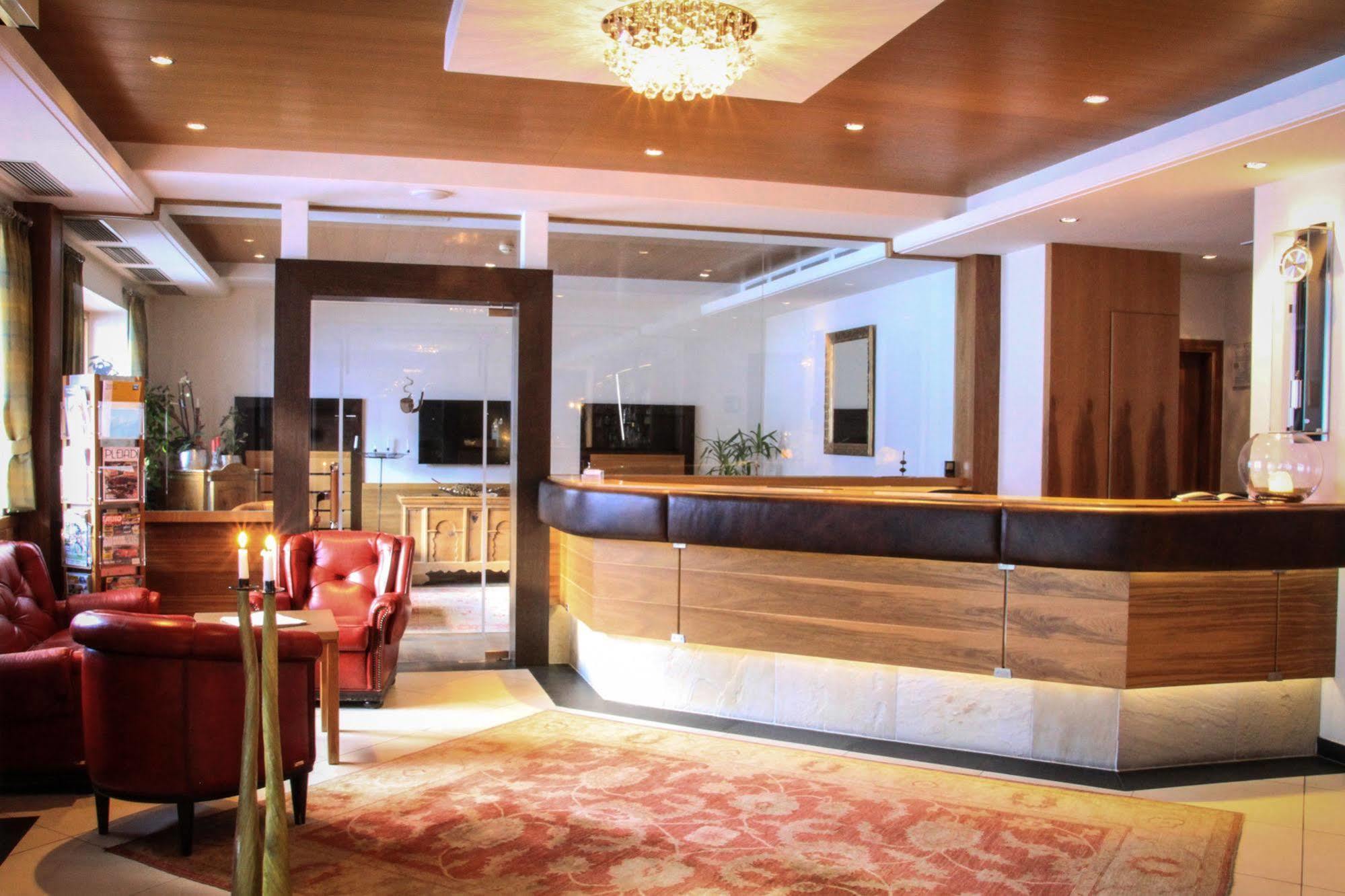 Hotel Cristallo ซอลดา ภายนอก รูปภาพ